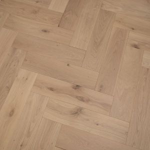 150mm x 14/3mm x 600mm Oak Invisible Matt Lacquered Herringbone Engineered Rustic Click Flooring 